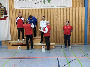 Dean Rätze bei der Siegerehrung der Württembergischen Meisterschaft 2026 im Blankbogen